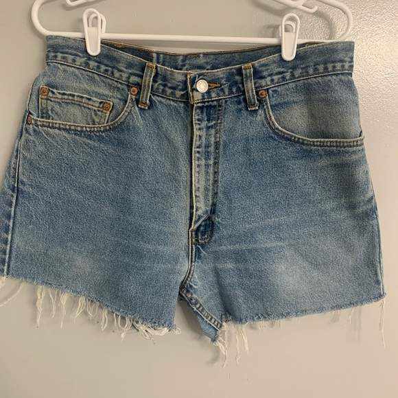 Levi’s vintage high rise shorts - Picture 2 of 6